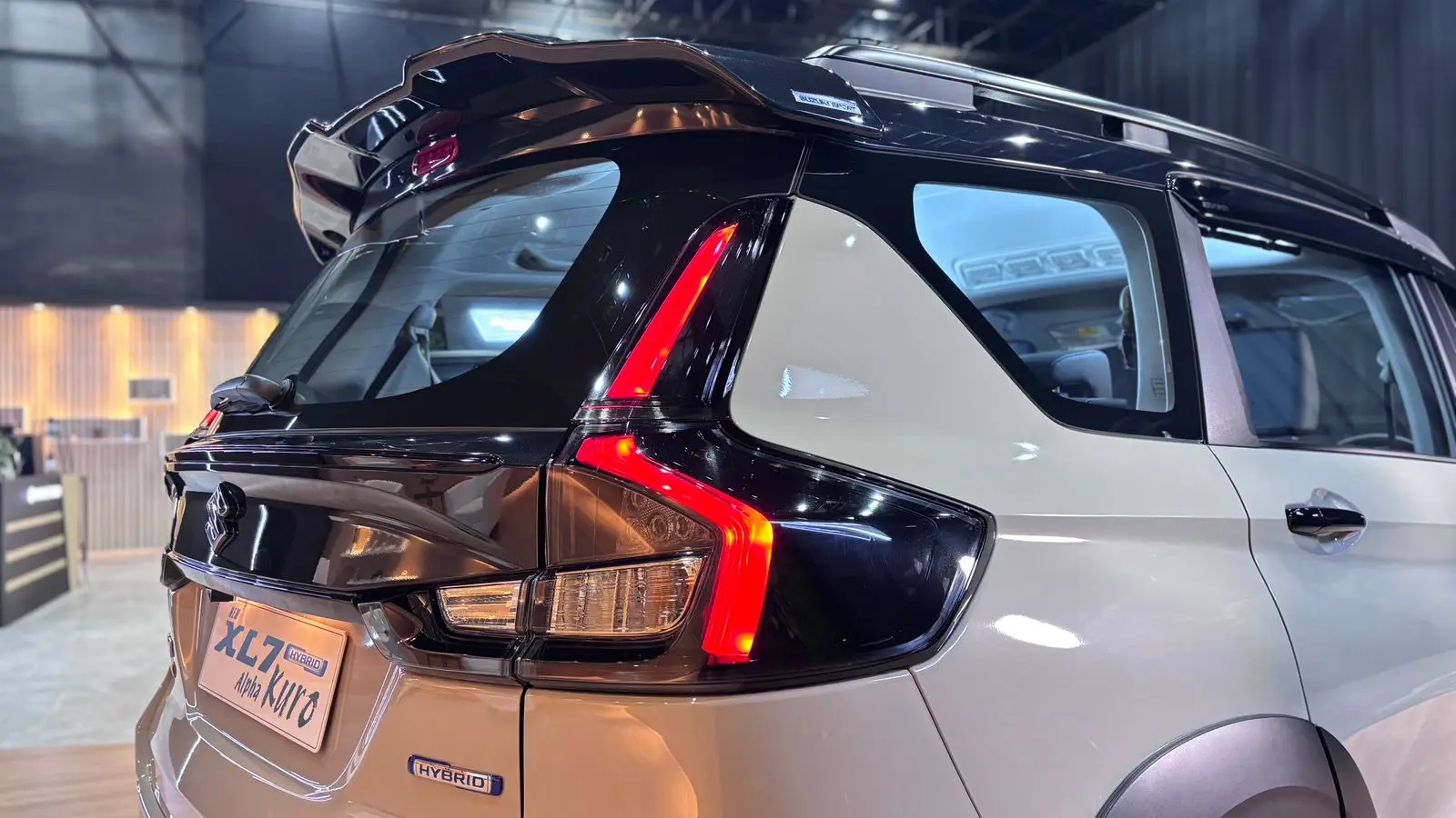 Suzuki New XL7 Hybrid Alpha Kuro - Rear Combination Lamp.jpeg